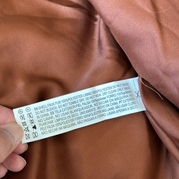 Forever 21 Plush Cropped Faux Fur Coat sz M - Picture 8 of 12